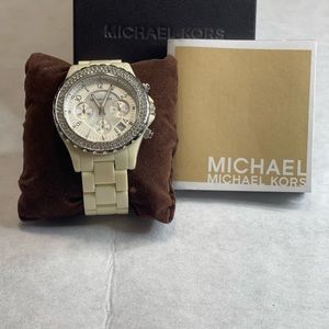 EUC Authentic Michael Kors Women’s Cream Crystal Bezel Watch